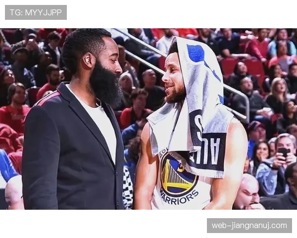 库里三分效率拉开与哈登差距，关键时刻得分能力显著提升